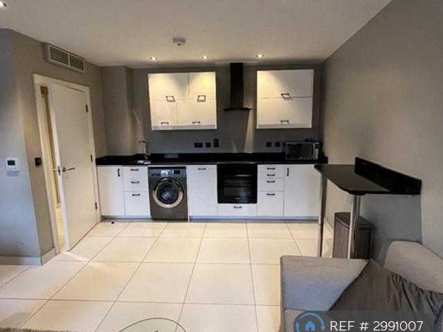 Park Square East, Leeds, LS1 1 bed flat to rent £1,040 pcm £240 pw