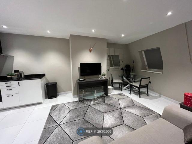 Park Square East, Leeds LS1, Studio to rent, £975 pcm | PrimeLocation