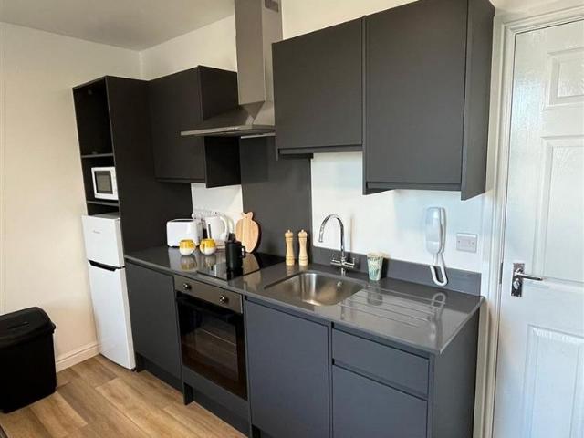 Park Square first floor, Lancaster LA1 1 bed private hall to rent £910 pcm £210 pw