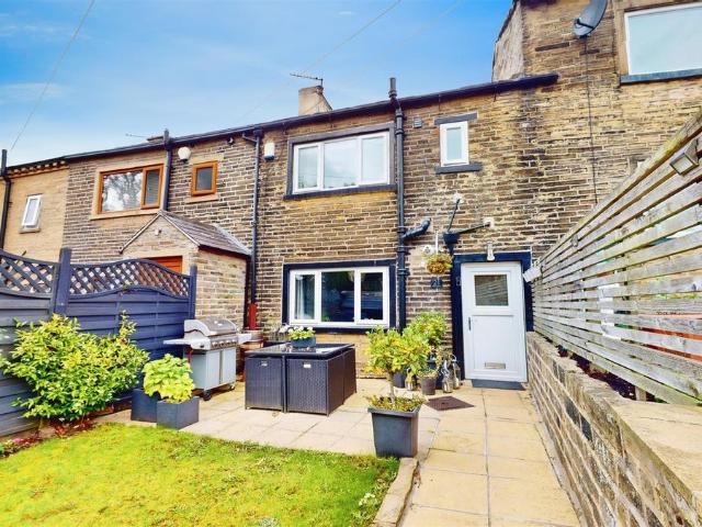 Park Square, Northowram, Halifax HX3, 2 bed terraced house to rent, £800 pcm | PrimeLocation
