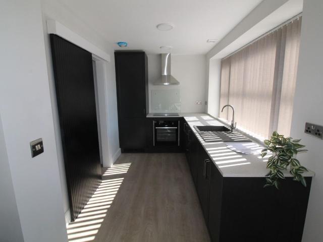 Park Square, Pudsey LS28, 2 bed flat to rent, £1,045 pcm | PrimeLocation