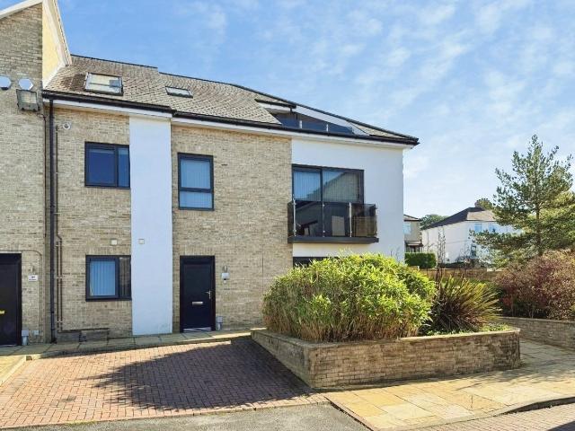 Park Square, Rawdon, Leeds LS19, 2 bed flat to rent, £950 pcm | PrimeLocation