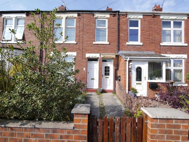 Park Terrace, Killingworth, Newcastle Upon Tyne NE12, 2 bed flat to rent, £850 pcm | PrimeLocation