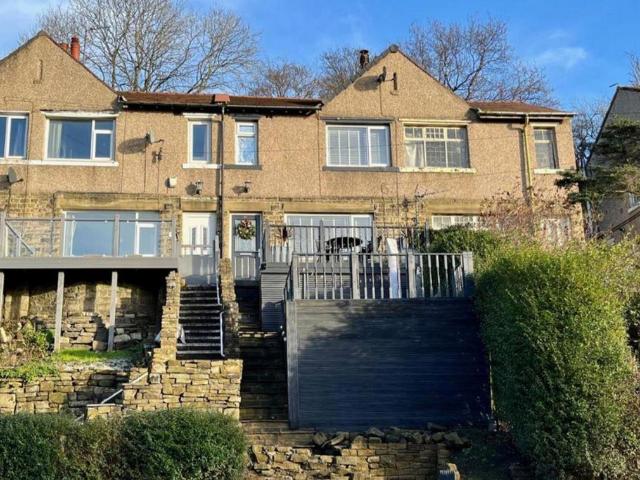 Park Terrace, Stump Cross 3 bed townhouse to rent £925 pcm £213 pw