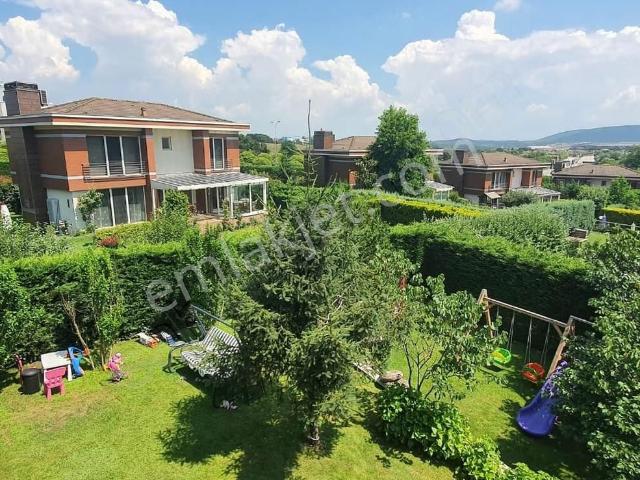 Park Vıllede Tam İzole Yaşam Sunan Yenılenmış Lüks Villa