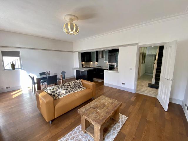 Park Valley, Nottingham, NG7 2 bed apartment to rent £1,475 pcm £340 pw