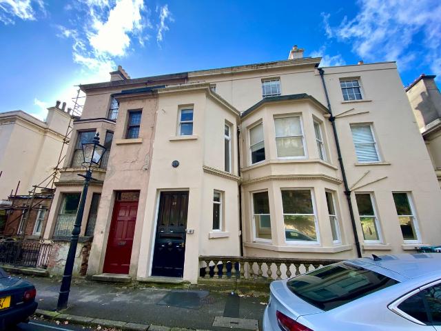 Park Valley, Nottingham NG7, 2 bed flat to rent, £1,525 pcm | PrimeLocation