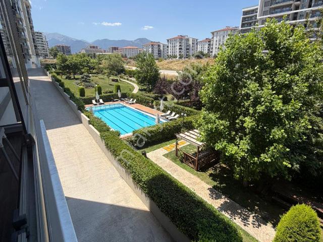 Park Ve Havuz Manzaralı 4+1 Lüks Daire
