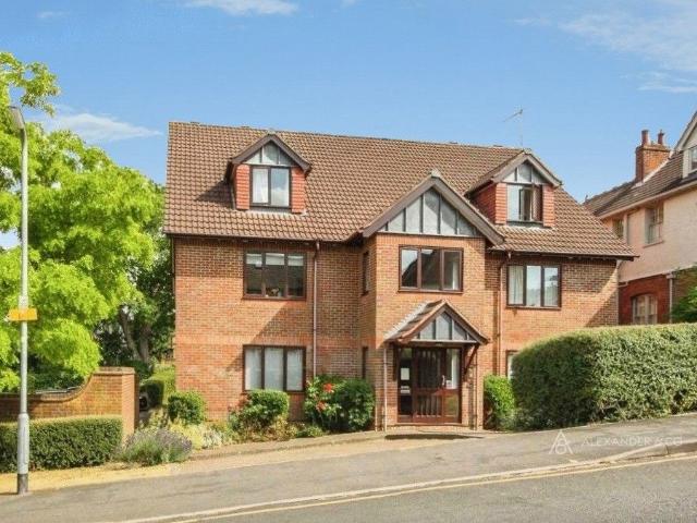 Park View Court, Park View Road, Berkhamsted HP4, 1 bed flat to rent, £1,350 pcm | PrimeLocation