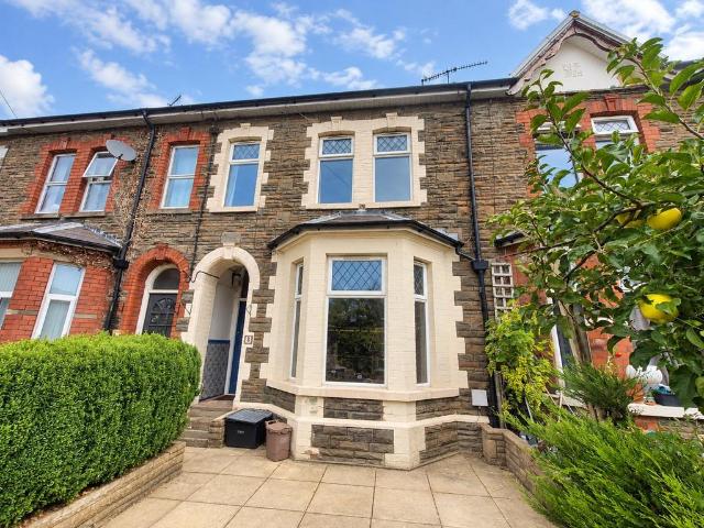 Park View, Freeholdland Road. 3 bed terraced house to rent £1,100 pcm £254 pw