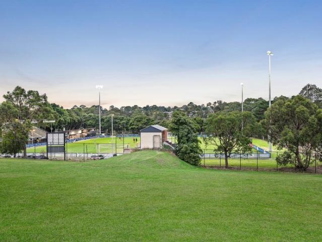 Park view prestige and luxuriously low maintenance