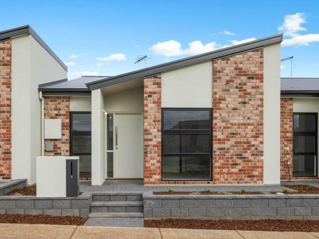 PARK VIEW THREE BEDROOM HOME IN A SOUGHT AFTER DEVELOPMENT
