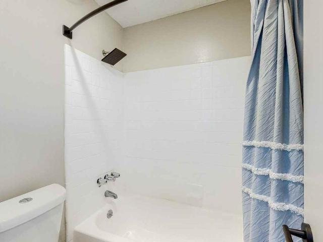 Park West Apartments 2 Bedroom Apartment for Rent at 1663 Hillcrest Rd, Mobile, AL 36695 Claremont