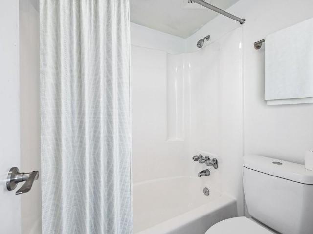 Park West Apartments 2 Bedroom Apartment for Rent at 4404 W Bethany Home Rd, Glendale, AZ 85301