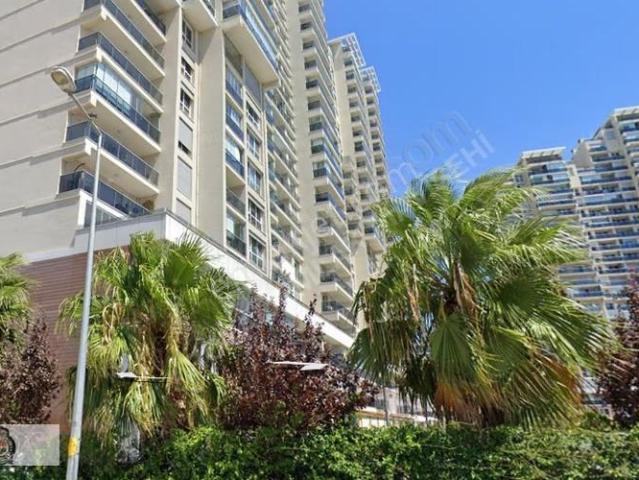 Park Yaşam Mavişehir'de Kiralık 4+1 Teraslı Lüks Daire