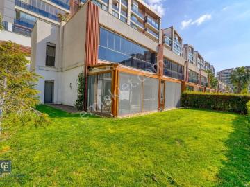 Park Yaşam Ataşehirde Köşe Konumlu Bahçeli 4+1 Dubleks Villa