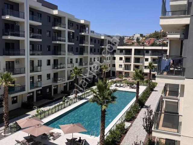 Park Yaşam Atlantis 'te Havuz Cepheli Kiralık 1+1 Daire