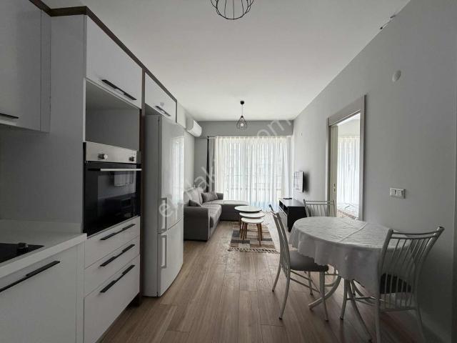 Park Yaşam Bornova'da Eşyalı Kiralık 1+1 Havuz Cephe İç Peyzaj