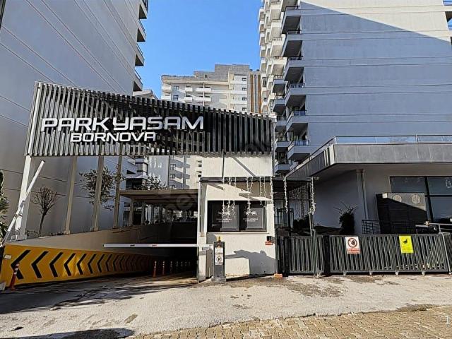 PARK YAŞAM BORNOVADA SIFIR, EŞYASIZ, EBEVEYN BANYOLU 2+1