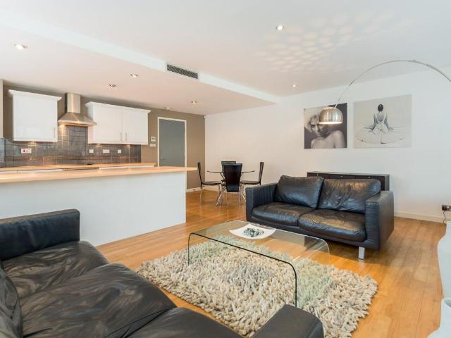 Parkgate 2 bed, City Centre NG1 2 bed flat to rent £1,408 pcm £325 pw