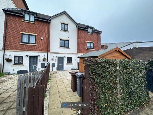 Parkgate Mews, Shirley B90, 4 bed semi detached house to rent, £2,100 pcm | PrimeLocation