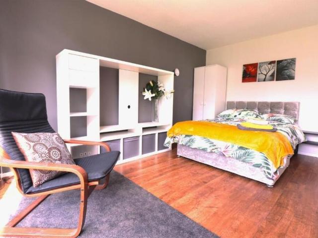 Parker Street, Birmingham B16, 3 bed terraced house to rent, £542 pcm | PrimeLocation