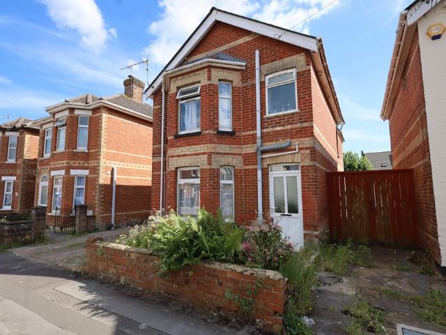 Parker Road, Bournemouth BH9 5 bed property to rent £2,550 pcm £588 pw