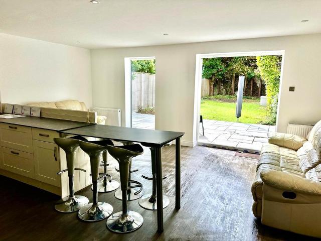 Parker Road, CENTRAL WINTON Near. 5 bed semi detached house to rent £3,000 pcm £692 pw