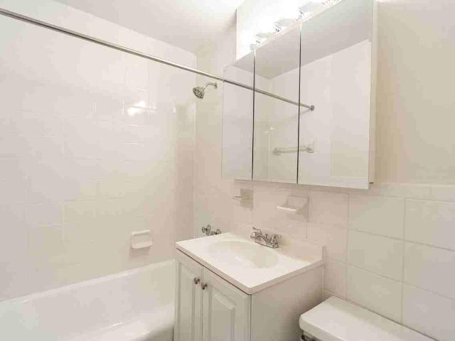 Parker Towers 2 Bedroom Apartment for Rent at 10420 Queens Blvd, New York, NY 11375 Rego Park