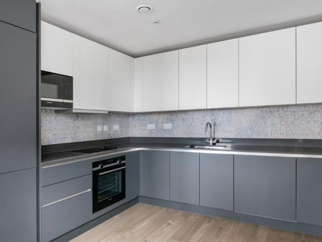 Parkes Street, London E20 2 bed flat to rent £3,125 pcm £721 pw