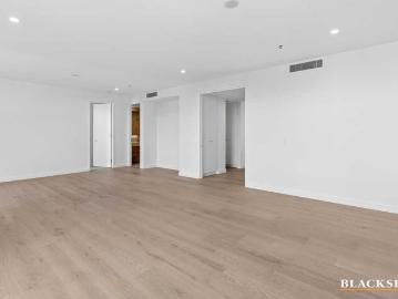 Parkes Penthouse – Elevated Living with Spectacular Panoramas