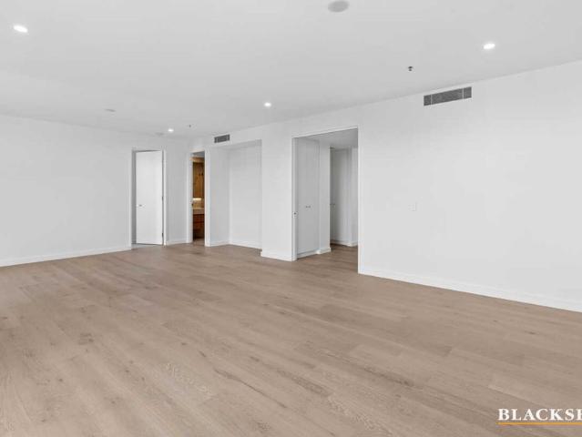 Parkes Penthouse – Elevated Living with Spectacular Panoramas