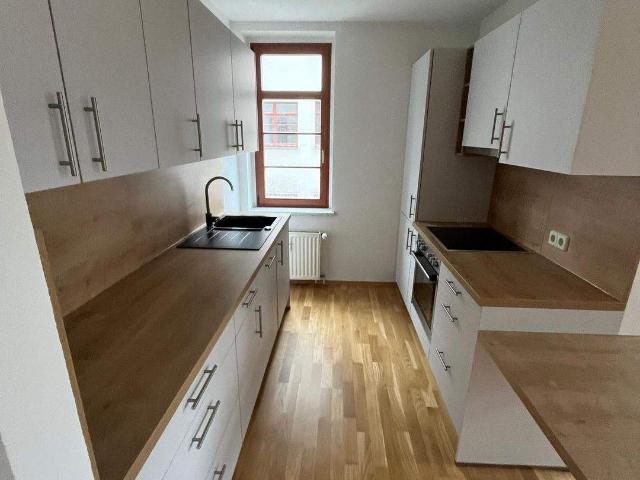 Parkett moderne EBK* Tageslichtbad im 2.OG in ruhiger NebenstraÃe