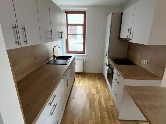 Parkett moderne EBK* Tageslichtbad im 2.OG in ruhiger Nebenstraße