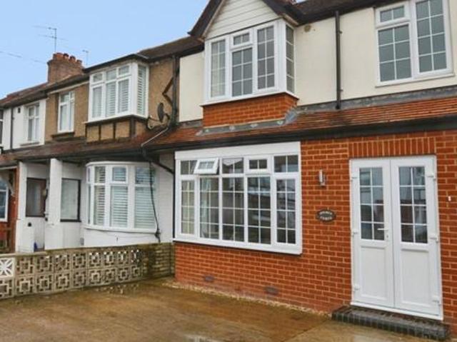 Parkfield Avenue, Hillingdon, UB10 5 bed house to rent £2,800 pcm £646 pw