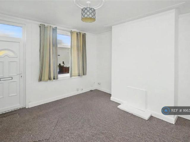 Parkfield Grove, Leeds, LS11 2 bed terraced house to rent £875 pcm £202 pw