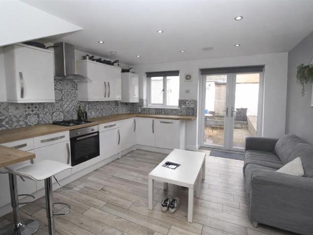 Parkfield Place, Cardiff CF14, 6 bed shared accommodation to rent, £2,970 pcm | PrimeLocation