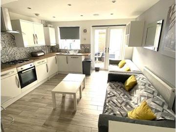 Parkfield Place, Cardiff CF14, 6 bed terraced house to rent, £3,000 pcm | PrimeLocation