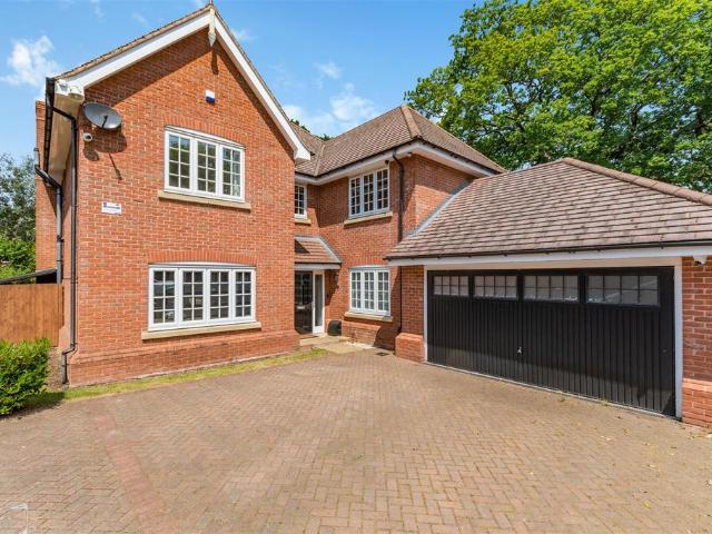 Parkfields, Sutton Coldfield B74 5 bed detached house to rent £5,500 pcm £1,269 pw