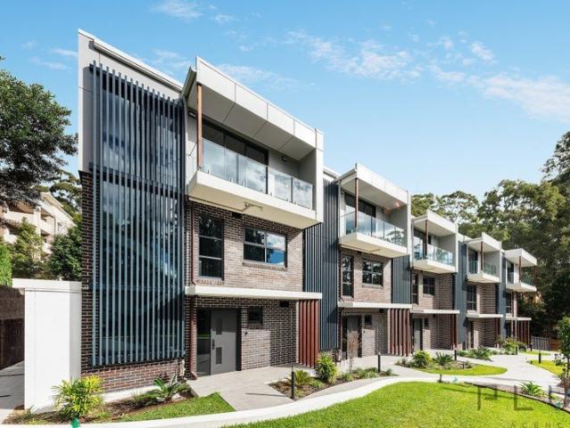 Parkfront · Double Brick · 4 Bedroom Townhouse The Origin Killara