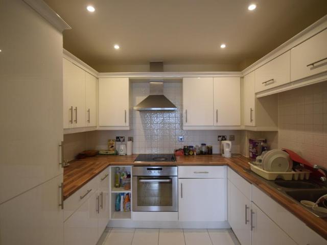 Parkhouse Court, Hatfield AL10 1 bed flat to rent £1,475 pcm £340 pw