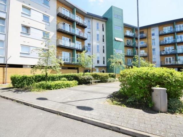 Parkhouse Court, Hatfield AL10, 1 bed flat to rent, £1,350 pcm | PrimeLocation