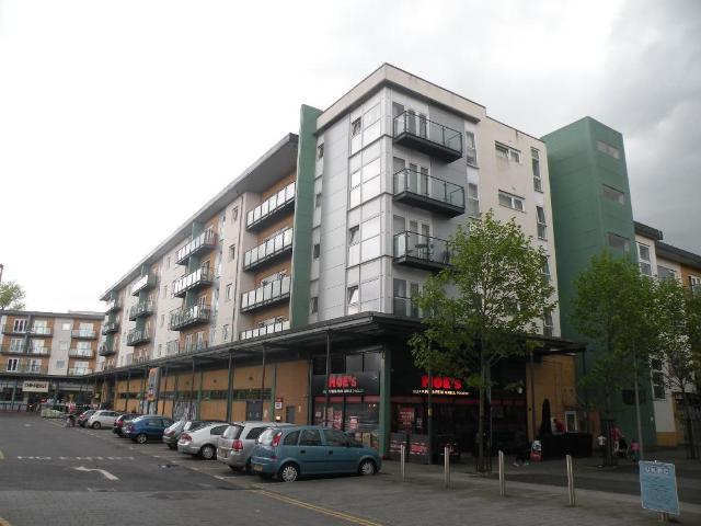 Parkhouse Court, Hatfield AL10 2 bed apartment to rent £1,700 pcm £392 pw