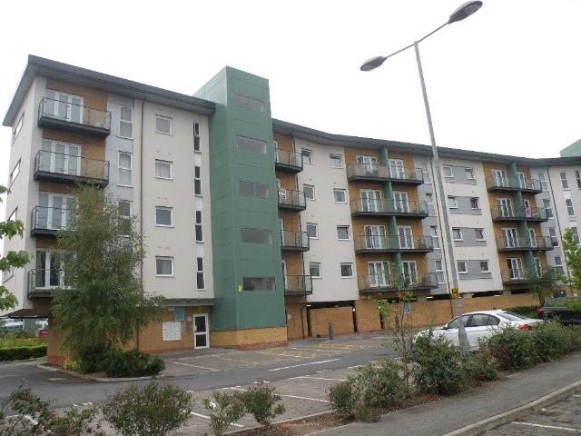 Parkhouse Court, Hatfield AL10, 2 bed flat to rent, £1,675 pcm | PrimeLocation