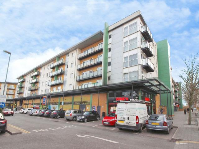 Parkhouse Court, Hatfield AL10, 2 bed flat to rent, £1,650 pcm | PrimeLocation