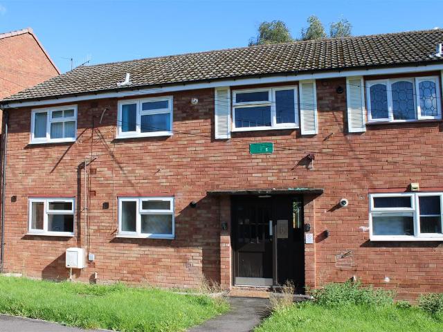 Parkhouse Gardens, Dudley DY3, 1 bed flat to rent, £725 pcm | PrimeLocation