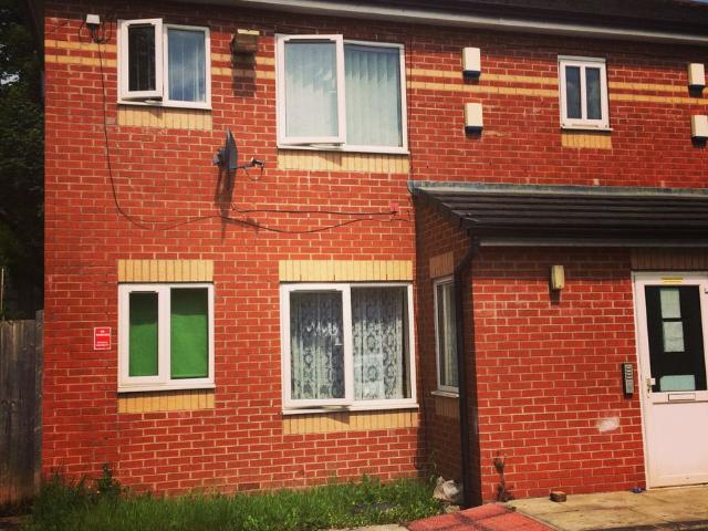 Parkhill Court, Crumpsall M8, 2 bed flat to rent, £895 pcm | PrimeLocation