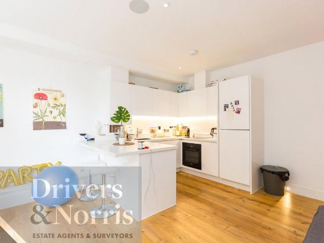 Parkhurst Road, Holloway, Islington, London N7, 2 bed flat to rent, £2,600 pcm | PrimeLocation