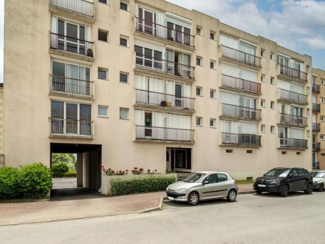 Parking + Appartement + Annexe