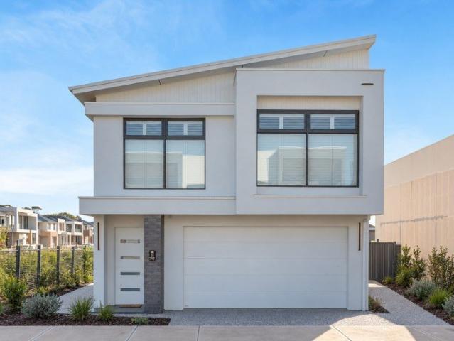 Parkland Views, Contemporary Style and Exceptional Space